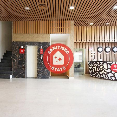 Oyo 4964 Golden Oyster Suites เดห์ราดุน ภายนอก รูปภาพ