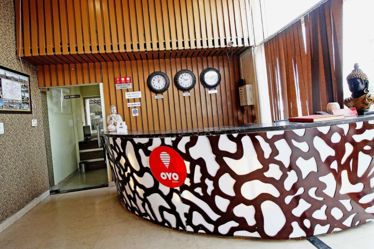 Oyo 4964 Golden Oyster Suites เดห์ราดุน ภายนอก รูปภาพ